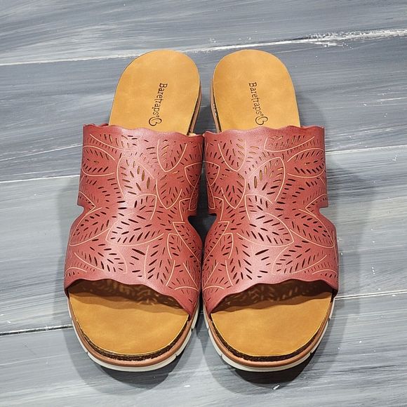 Baretraps Barb Wedge Sandals Size 10 M Chili Red Round Toe Slip On Slide - Picture 4 of 14